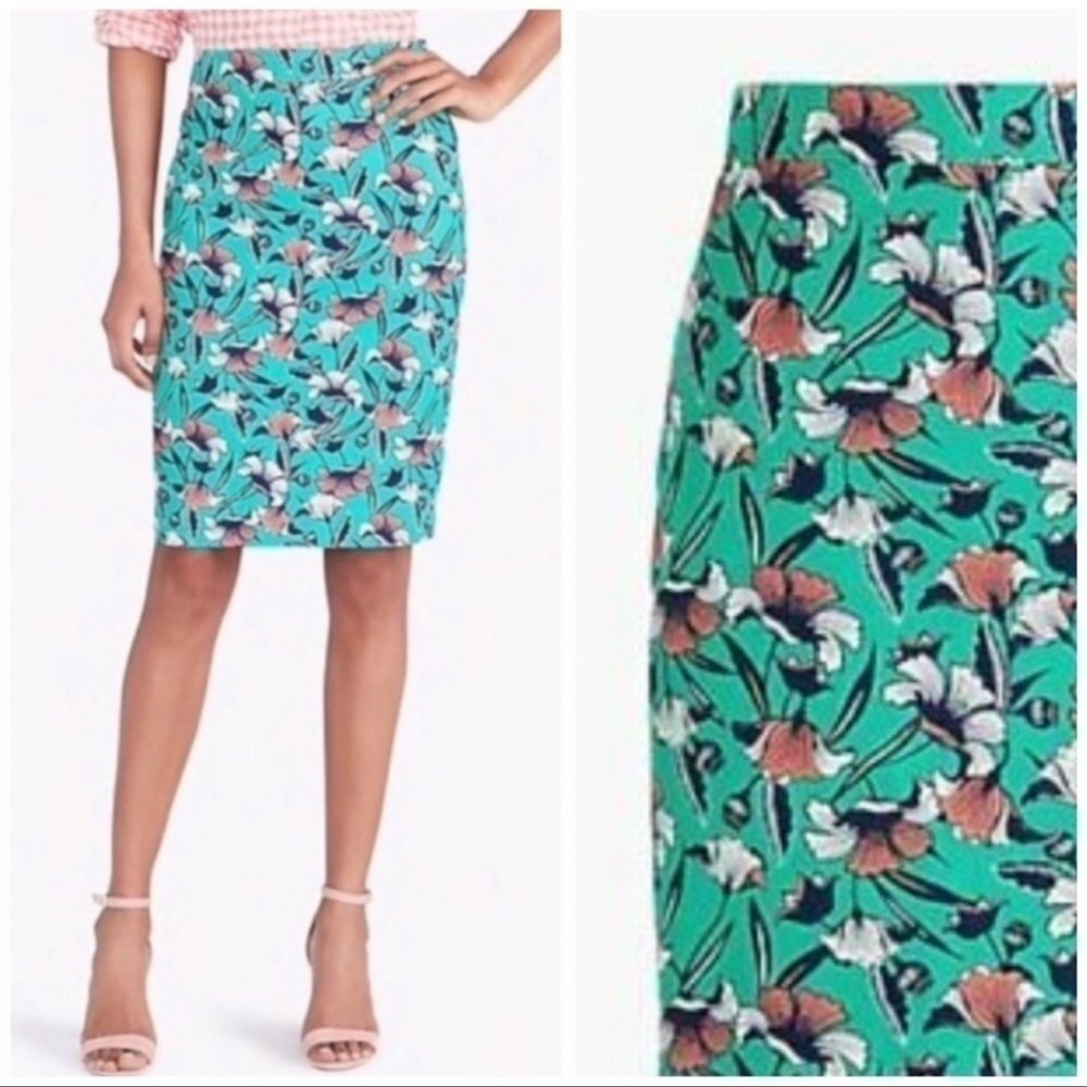 🌸2/$25 NWT J.Crew Green Pencil Skirt Coral White Floral Print